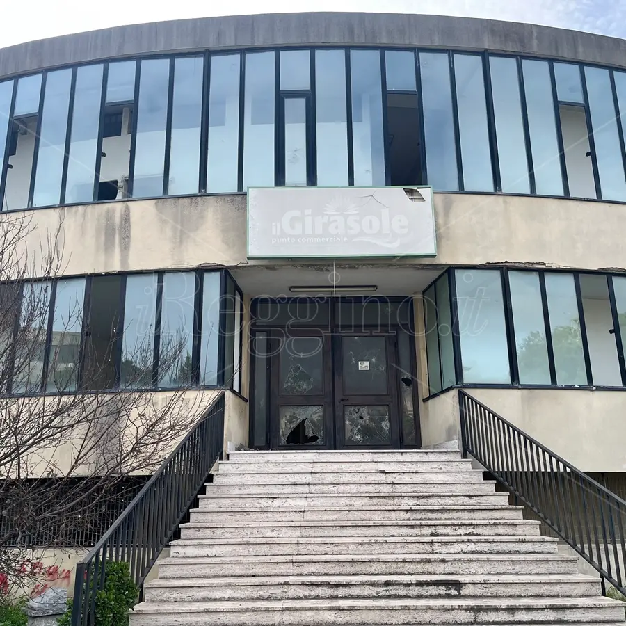 Reggio, persa la grande occasione di diventare la nuova sede dell'Archivio di Stato: l'ex mercato Girasole torna all'asta - FOTO e VIDEO