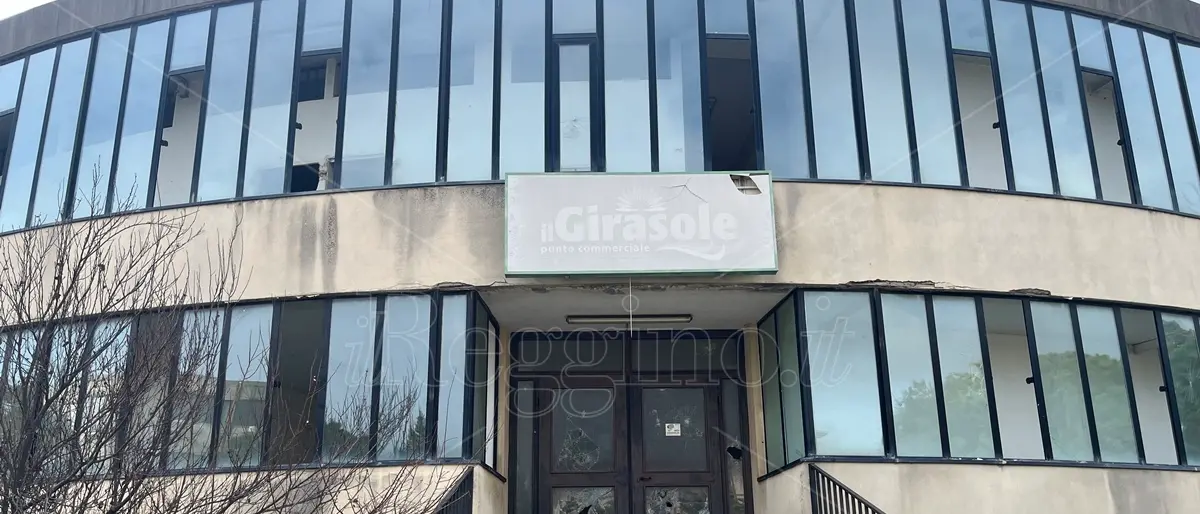Reggio, persa la grande occasione di diventare la nuova sede dell'Archivio di Stato: l'ex mercato Girasole torna all'asta - FOTO e VIDEO