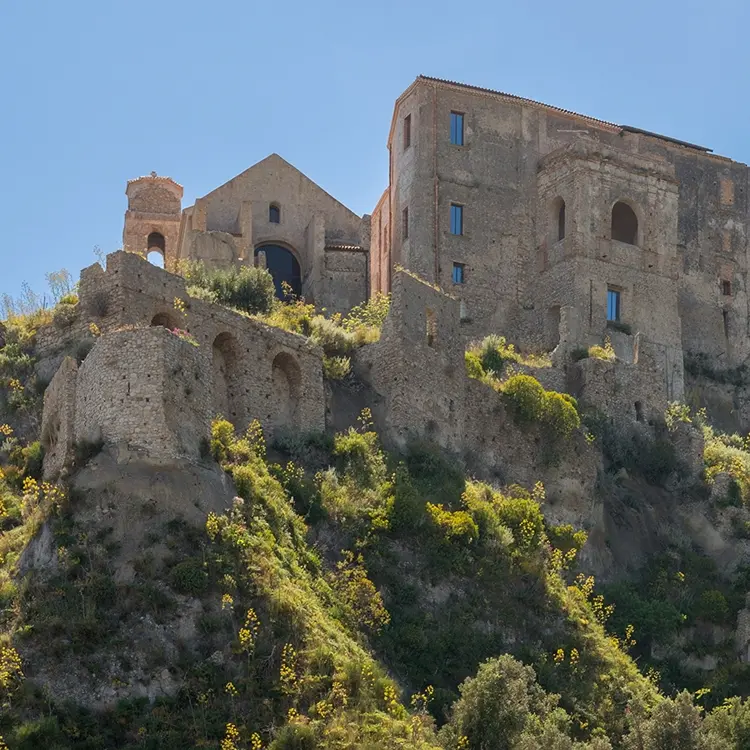 Roccella Ionica, domenica l'escursione alla scoperta della Fortezza e di Torre Galea