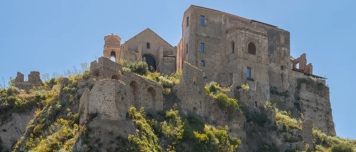 Roccella Ionica, domenica l'escursione alla scoperta della Fortezza e di Torre Galea
