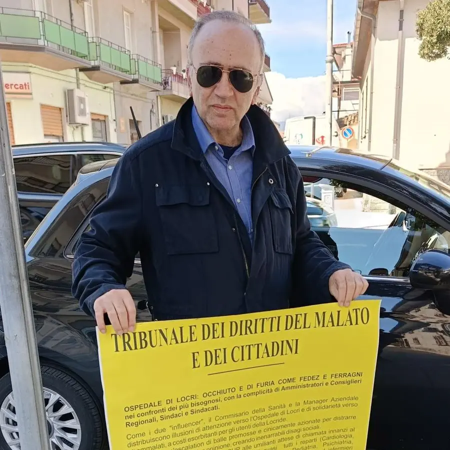 Ospedale di Locri, il manifesto di Mammoliti: «Negato il diritto alla salute»