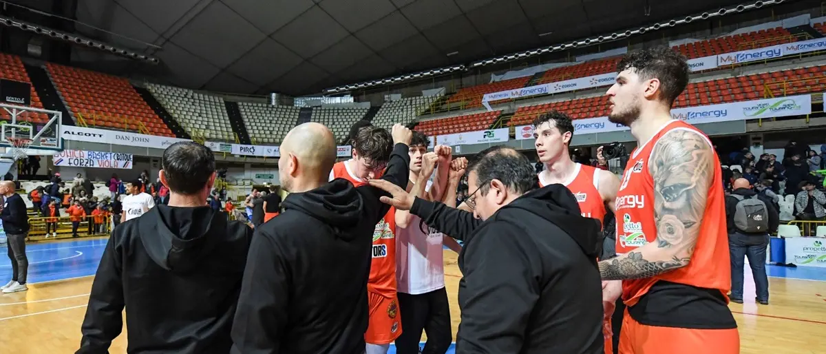 Viola, PalaCalafiore squalificato per 4 giornate. Falcomatà: «Sanzione abnorme e iniqua»