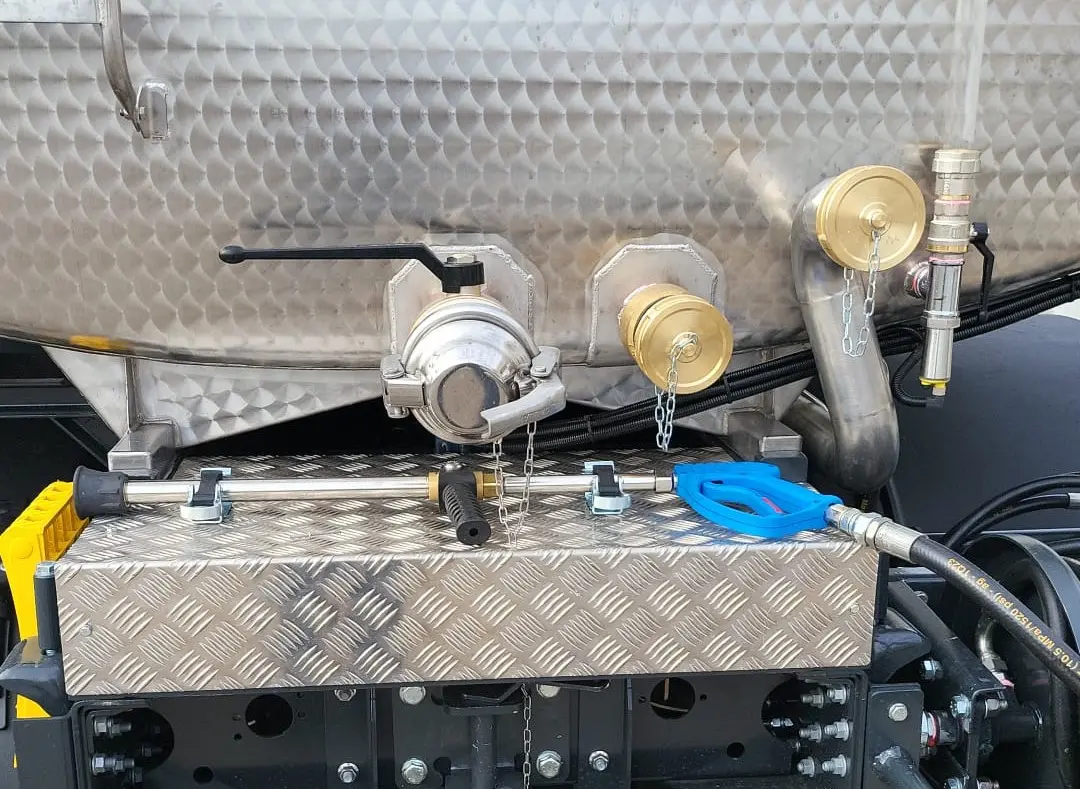 Operative le nuove autocisterne del Comune di Reggio Calabria