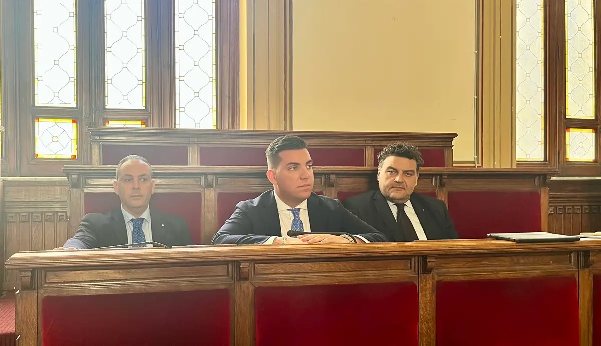 Reggio, Forza Italia: «Caos scuole, adesso è troppo»