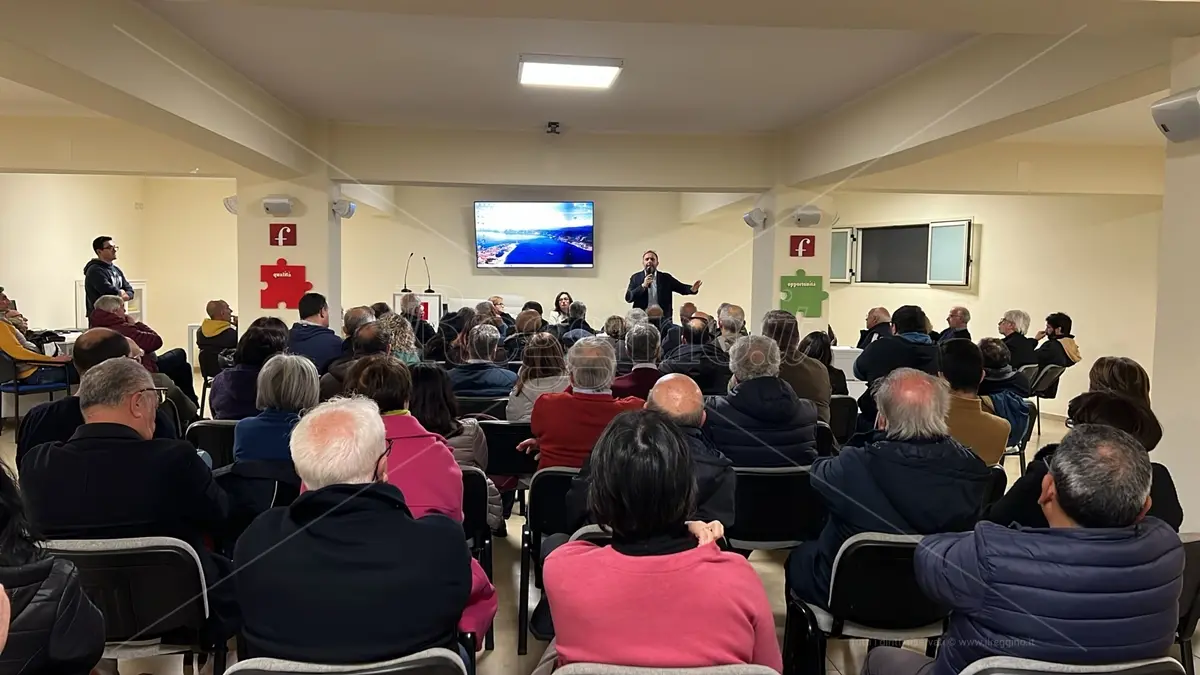 Ponte sullo stretto, Pd ai ferri corti col sindaco Caminiti: «Lasci libertà di scelta ai suoi assessori»