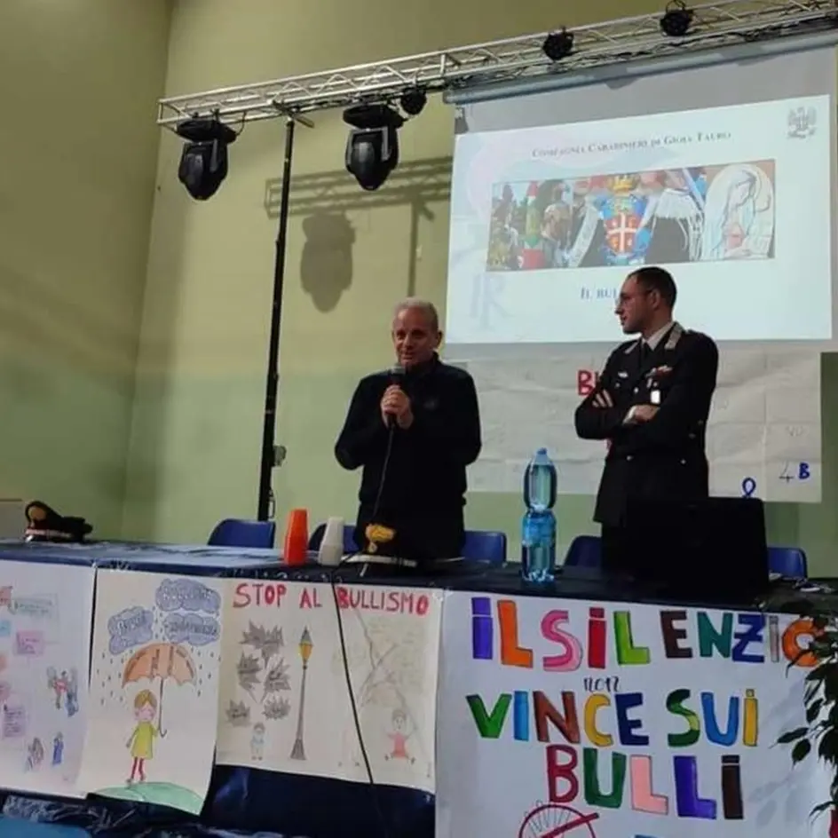 Piana di Gioia Tauro, il progetto di Legalità dell'Arma: i carabinieri incontrano gli studenti