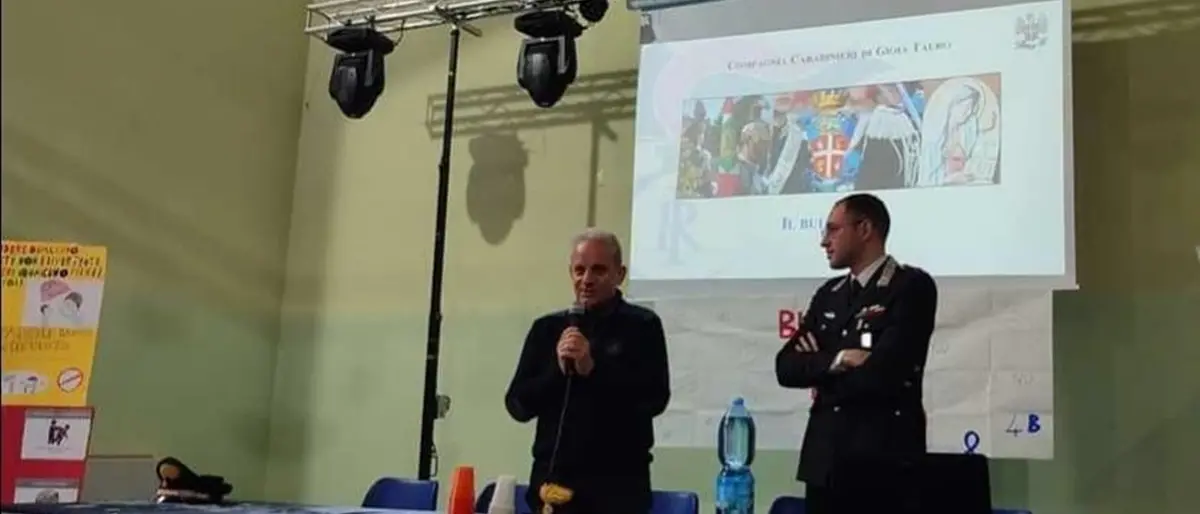 Piana di Gioia Tauro, il progetto di Legalità dell'Arma: i carabinieri incontrano gli studenti