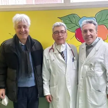 Reggio, l'associazione Incontriamoci Sempre portano doni pasquali al reparto di pediatria del Gom