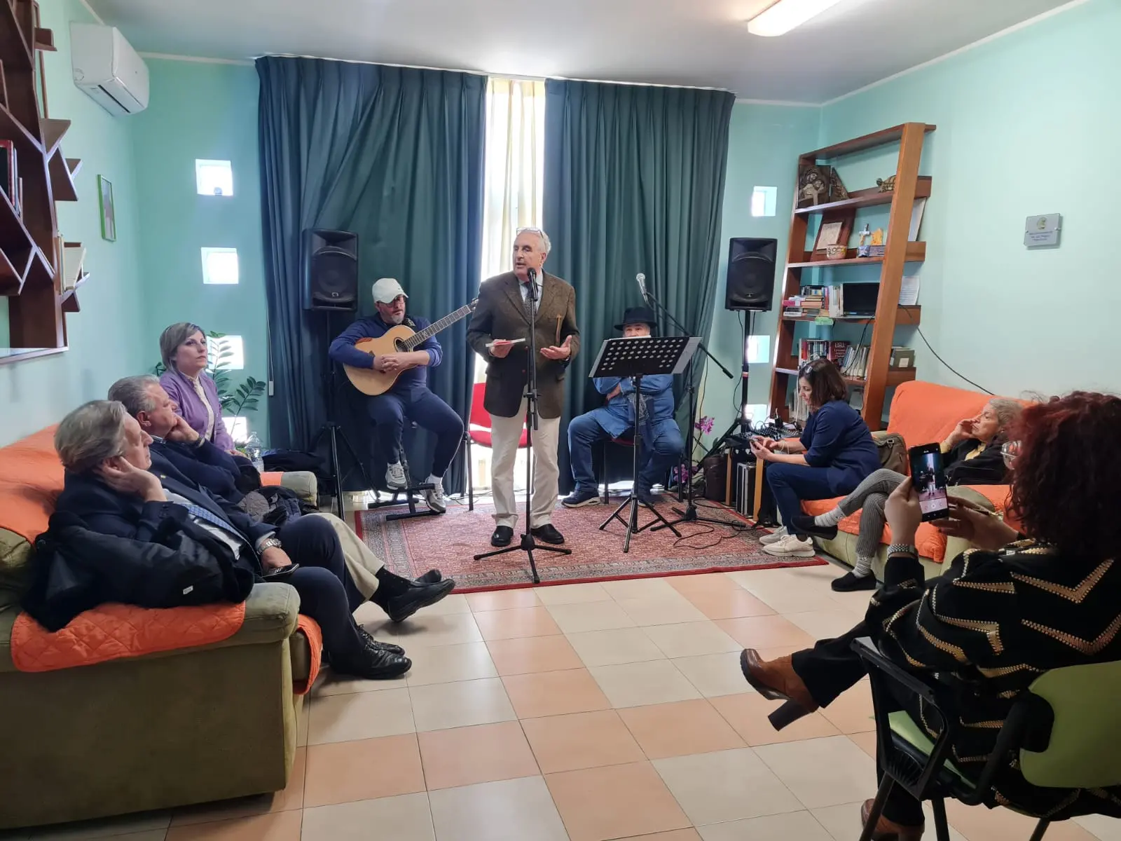 Reggio, “La Cultura che Cura” all’hospice, incontro con i poeti del circolo culturale Rhegium Julii