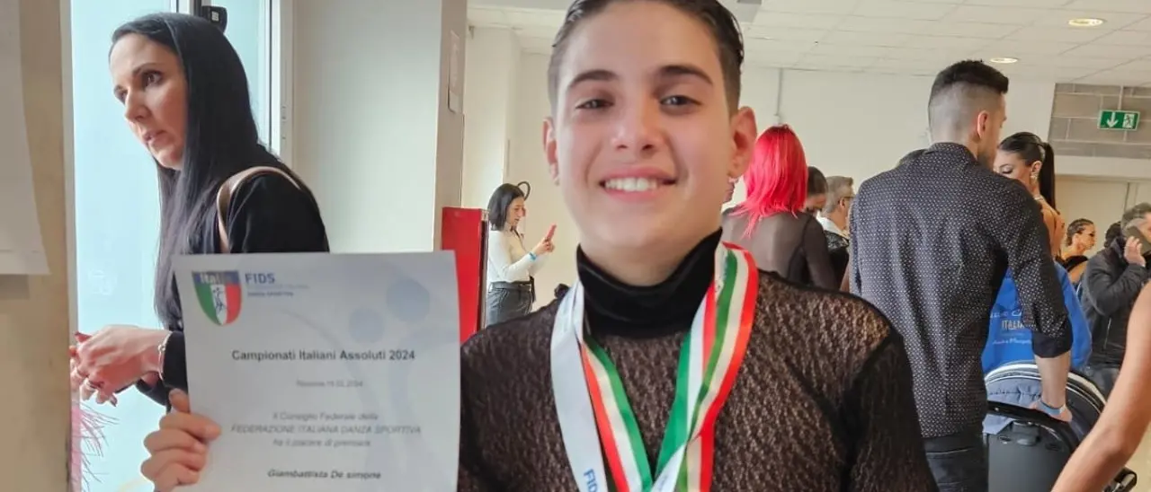 Gioiosa Jonica, il ballerino 14enne Giambattista De Simone qualificato al Mondiale con il suo Latin style