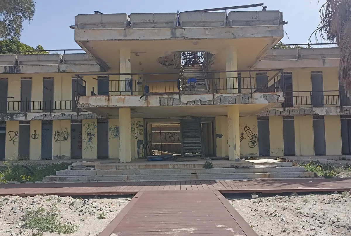 Reggio, un cittadino segnala lo stato di abbandono della zona del Lido comunale