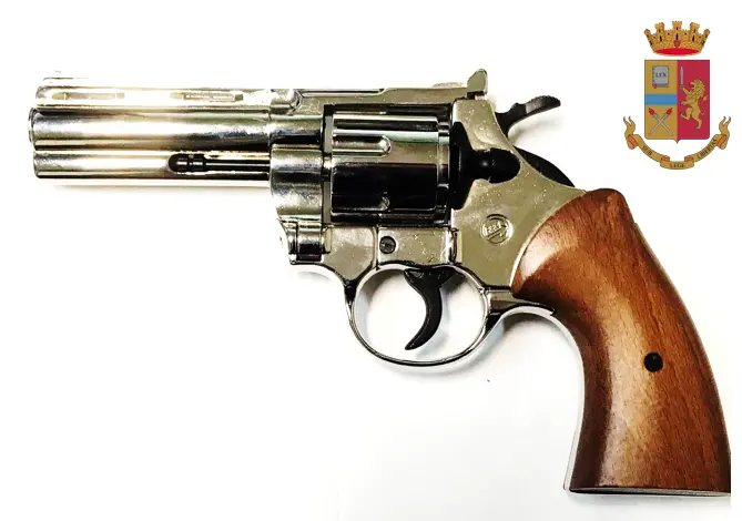 Reggio, rapina aggravata ai danni del Bingo: la polizia ferma due indiziati che avrebbero rubato 41mila euro