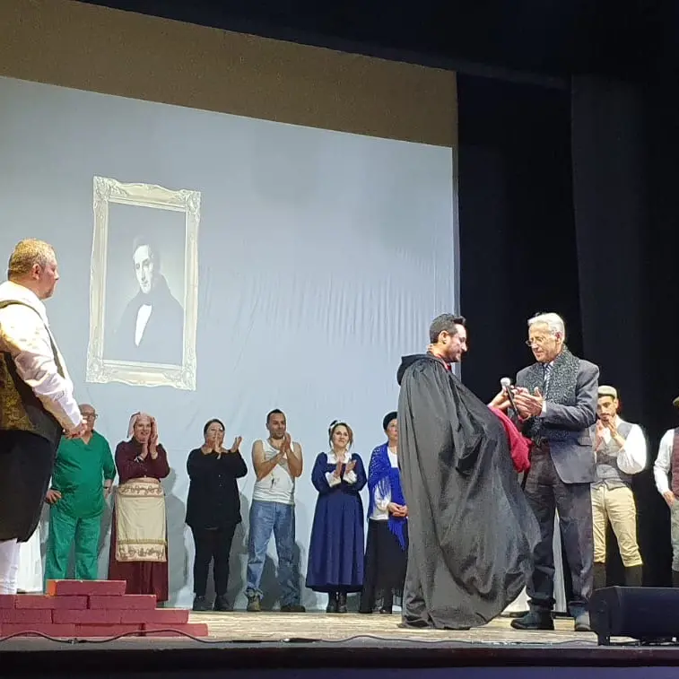 Sì è conclusa al Cineteatro Sciarrone \"I Promessi Sposi\" parodia scritta da Damiano Tripodi