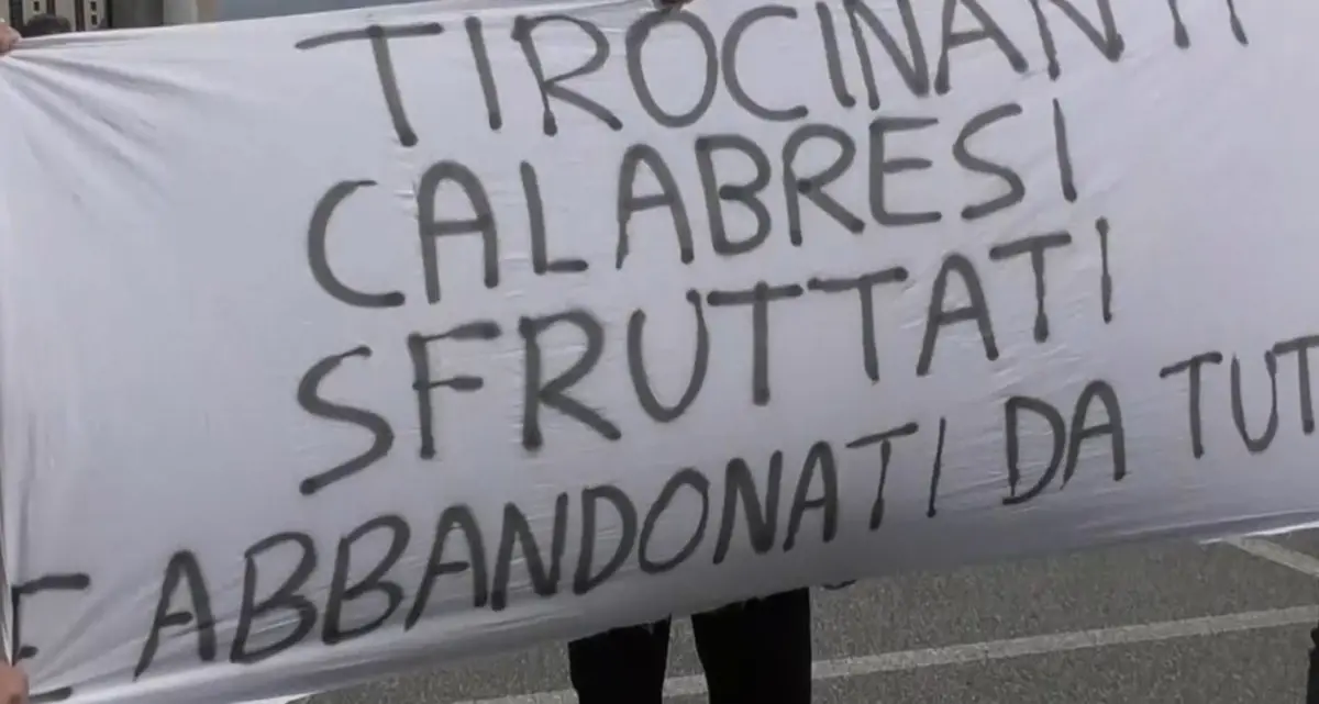 Tirocinanti Calabria, la Cgil denuncia\u00A0ritardi sulle graduatorie dei centri per l’impiego: «Si\u00A0rischia\u00A0vuoto reddituale»\n