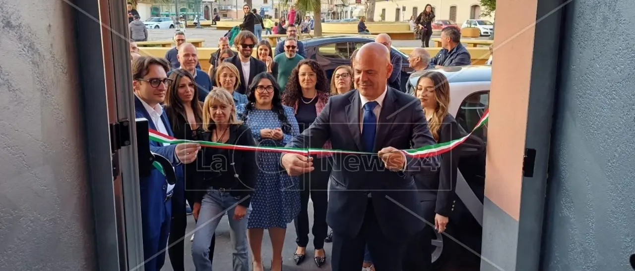 Elezioni a Gioia Tauro, il candidato a sindaco Rosario Schiavone incontra la cittadinanza