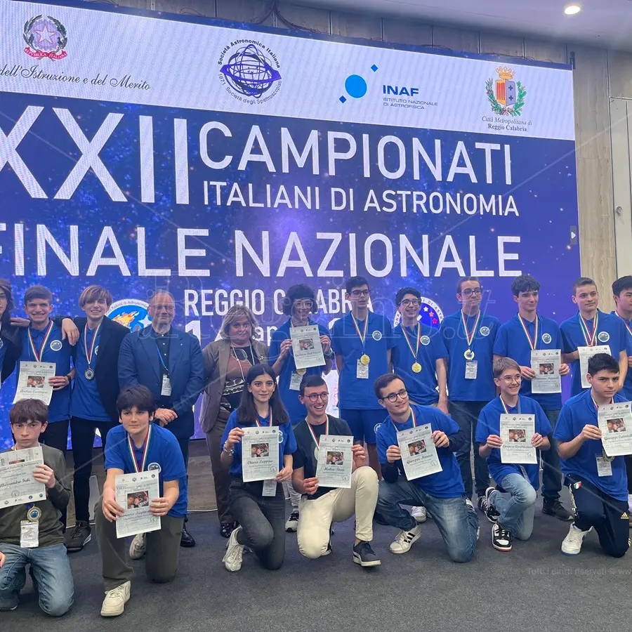 Campionati nazionali di Astronomia, tutti reggini gli studenti calabresi distintisi nelle fasi finali in riva allo Stretto - VIDEO