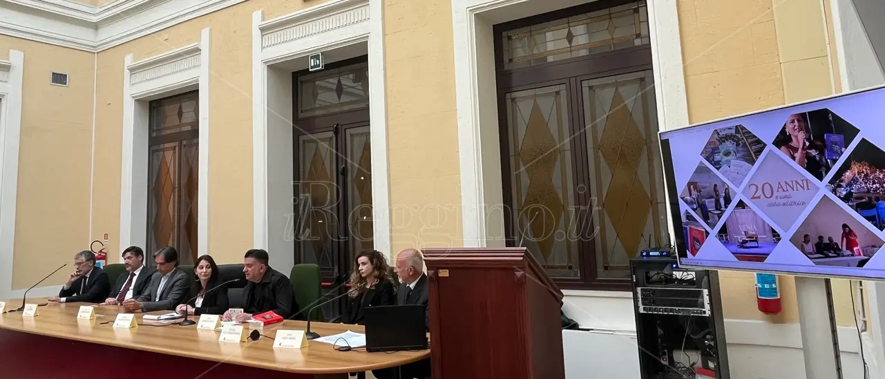 Reggio, la cultura come incontro tra i popoli: Leonida edizioni festeggia 20 anni - VIDEO