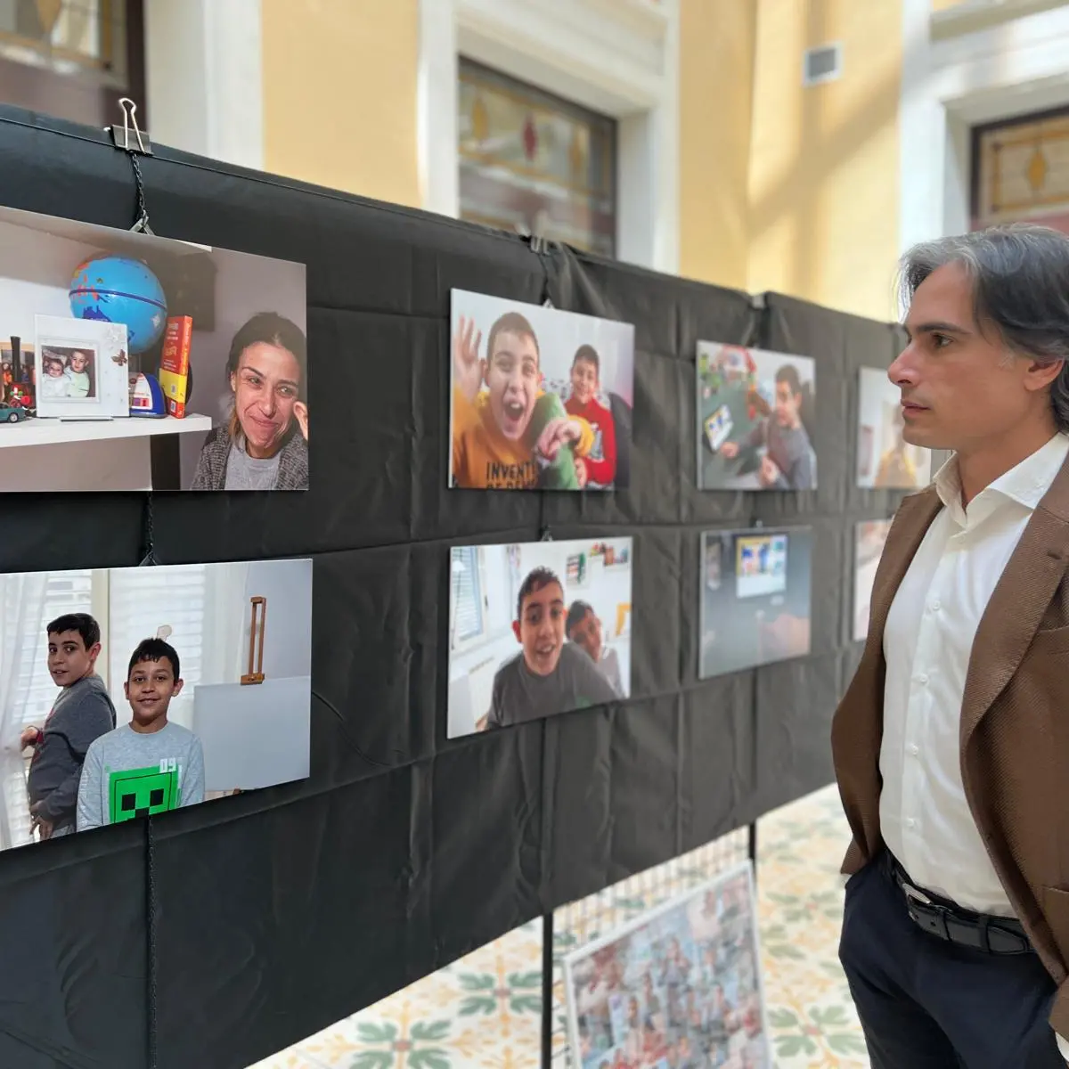 Reggio, una mostra sui disturbi dello spettro autistico: apre i battenti \"Mio fratello è figlio unico\"