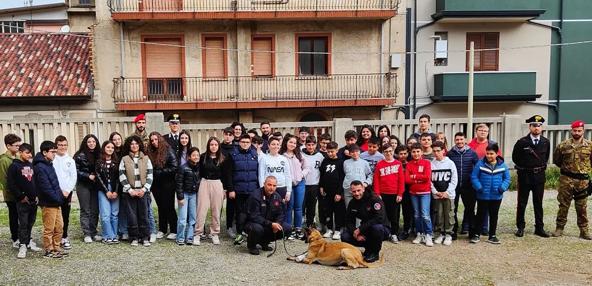 Molochio, a scuola con l'Arma dei carabinieri