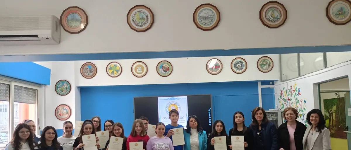 Melito, Olimpiadi di Cittadinanza 2024: la nazionale d'istituto dell'ic Corrado Alvaro nella top ten