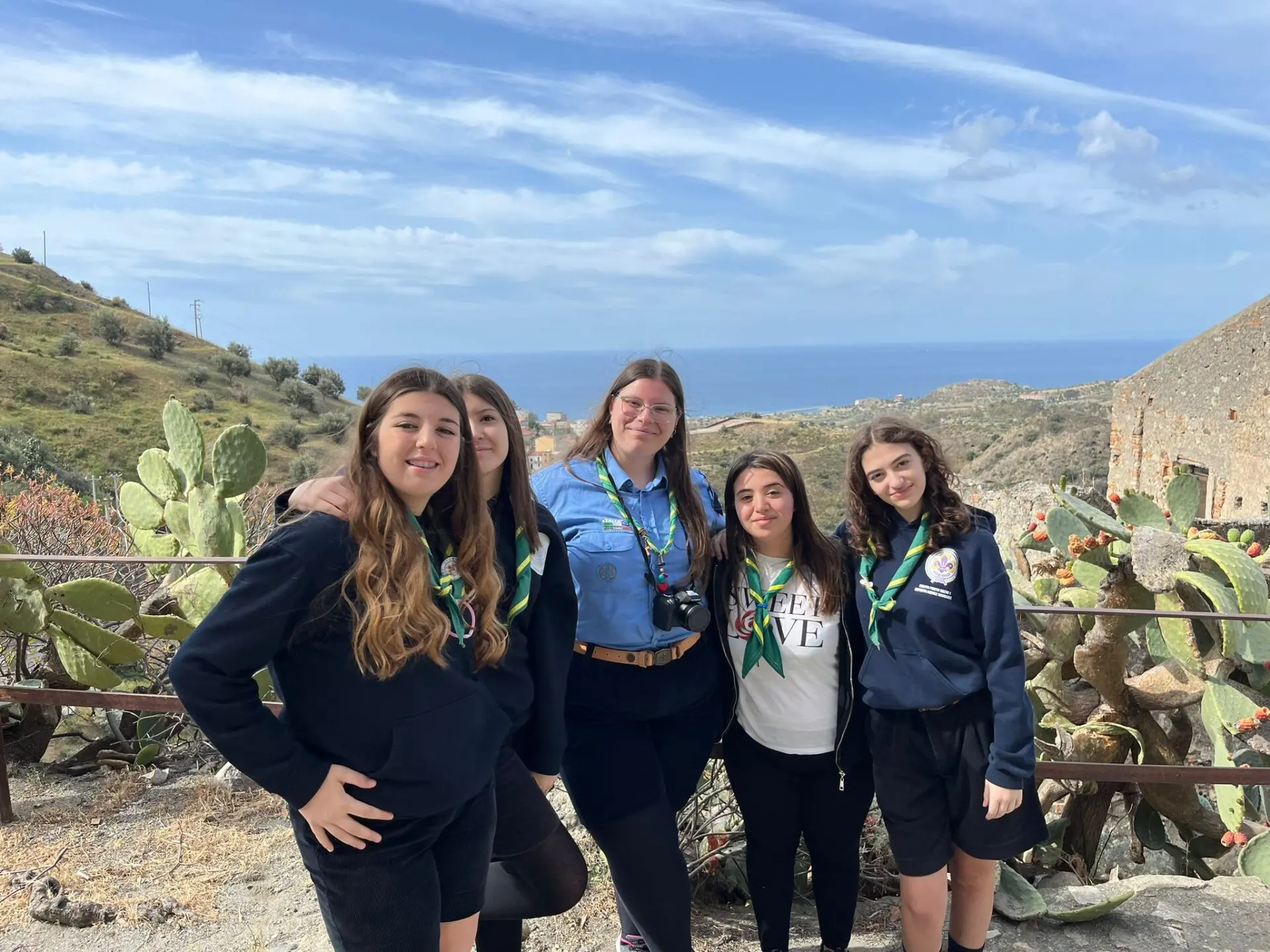 Squadriglia Albatros del gruppo Scout del Melito Porto Salvo 1 in volo verso un mondo migliore