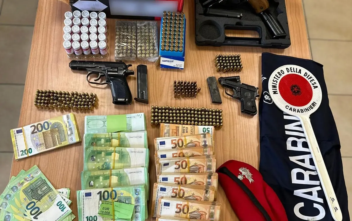 Gioia Tauro, pubblica foto di fucili su Facebook senza avere il porto d’armi: 50enne arrestato