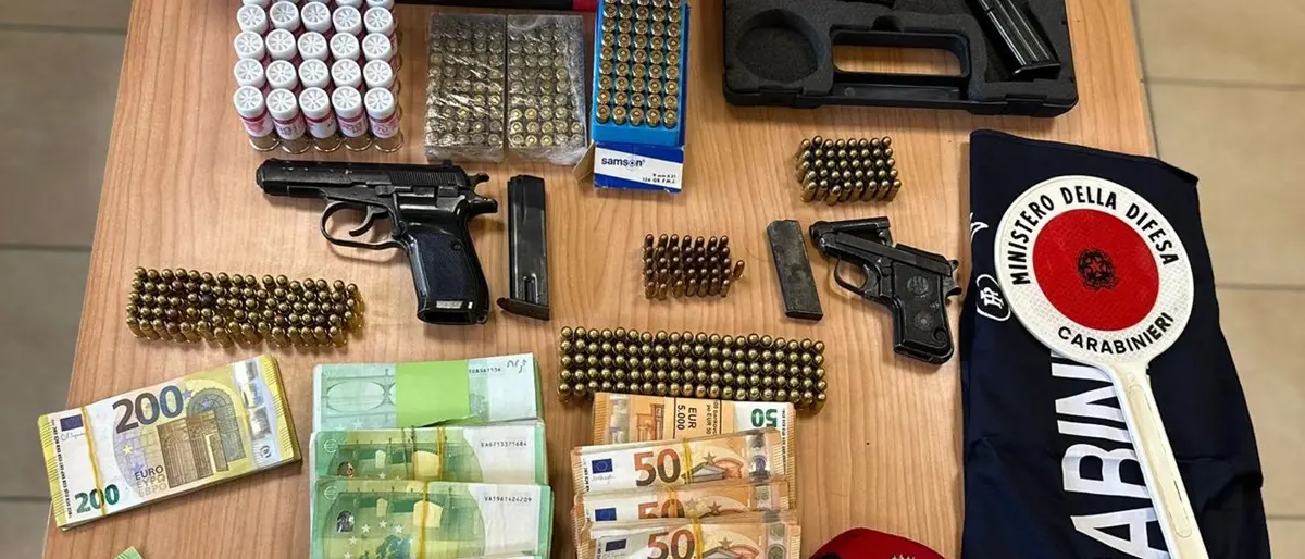 Gioia Tauro, pubblica foto di fucili su Facebook senza avere il porto d’armi: 50enne arrestato