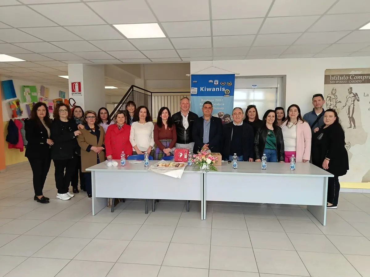 Reggio, Kiwanis Club Reghion 2007 dona una defibrillatore alla Nuova Scuola Primaria San Sperato