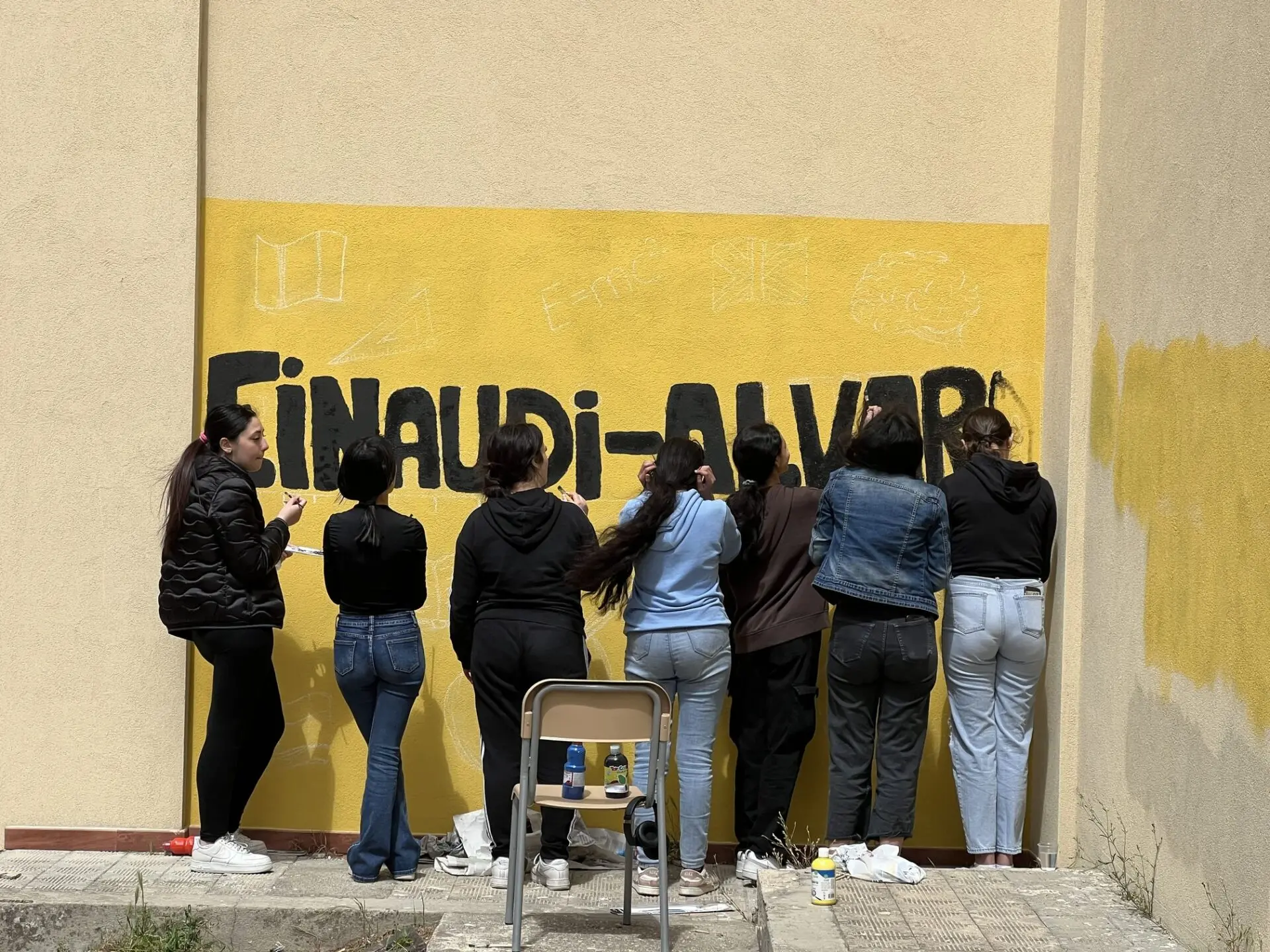 Al liceo \"Alvaro\" di Palmi giornate dello studente all'insegna di psicoanalisi e arte