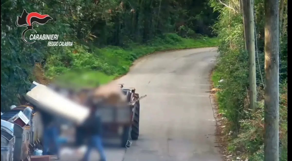 Scilla, discariche abusive in strada: 16 persone indagate - VIDEO