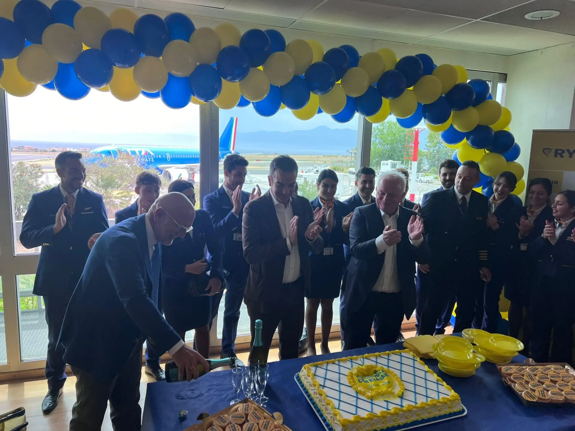 Pendolari dello stretto: «Effetto Ryanair? Conquistare l'utenza Messinese trasformando il piazzale aliscafi in un Terminal tra le due città»