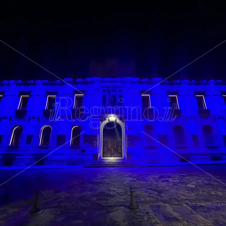 Reggio, palazzo San Giorgio illuminato d'Europa - FOTO