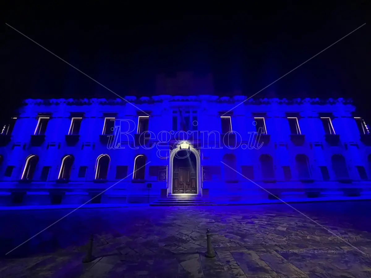 Reggio, palazzo San Giorgio illuminato d'Europa - FOTO