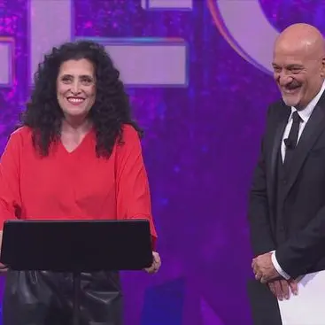 In scena la comicità di “Facce da Bronzi Pink”: fran finale al teatro Cilea