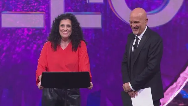 In scena la comicità di “Facce da Bronzi Pink”: fran finale al teatro Cilea