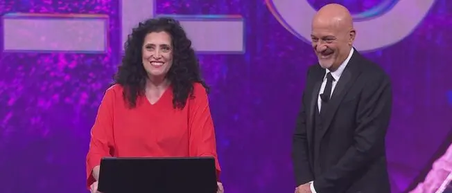 In scena la comicità di “Facce da Bronzi Pink”: fran finale al teatro Cilea