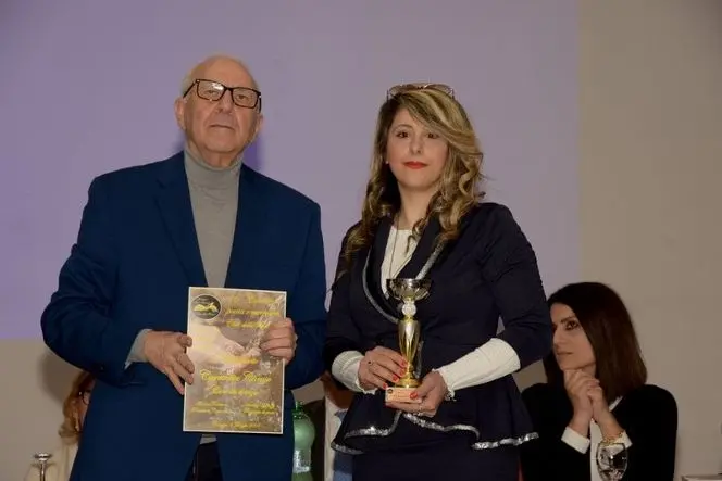Concorso \"Club della Poesia\", argento per Carmelita Caruso con \"Cori chi Danza\"