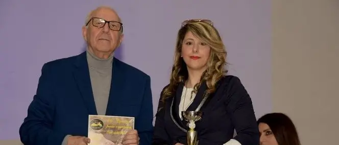 Concorso \"Club della Poesia\", argento per Carmelita Caruso con \"Cori chi Danza\"