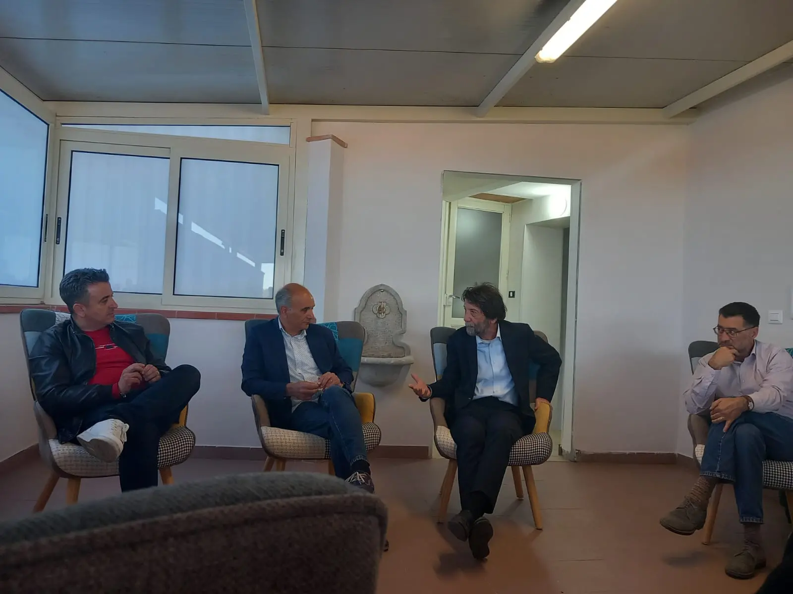 Massimo Cacciari a Camini: «La politica è miope sui temi dell’immigrazione. L’Europa deve dare spazio all’accoglienza»