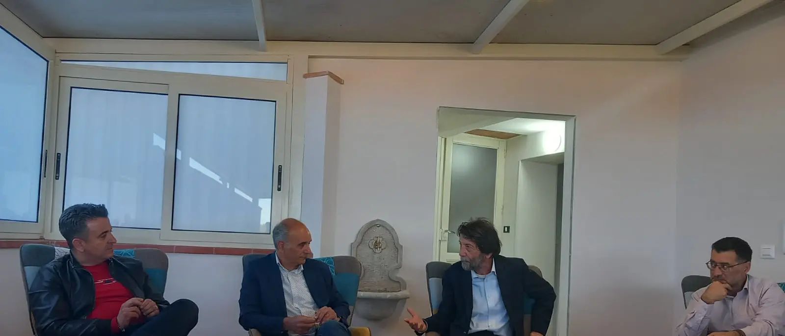 Massimo Cacciari a Camini: «La politica è miope sui temi dell’immigrazione. L’Europa deve dare spazio all’accoglienza»