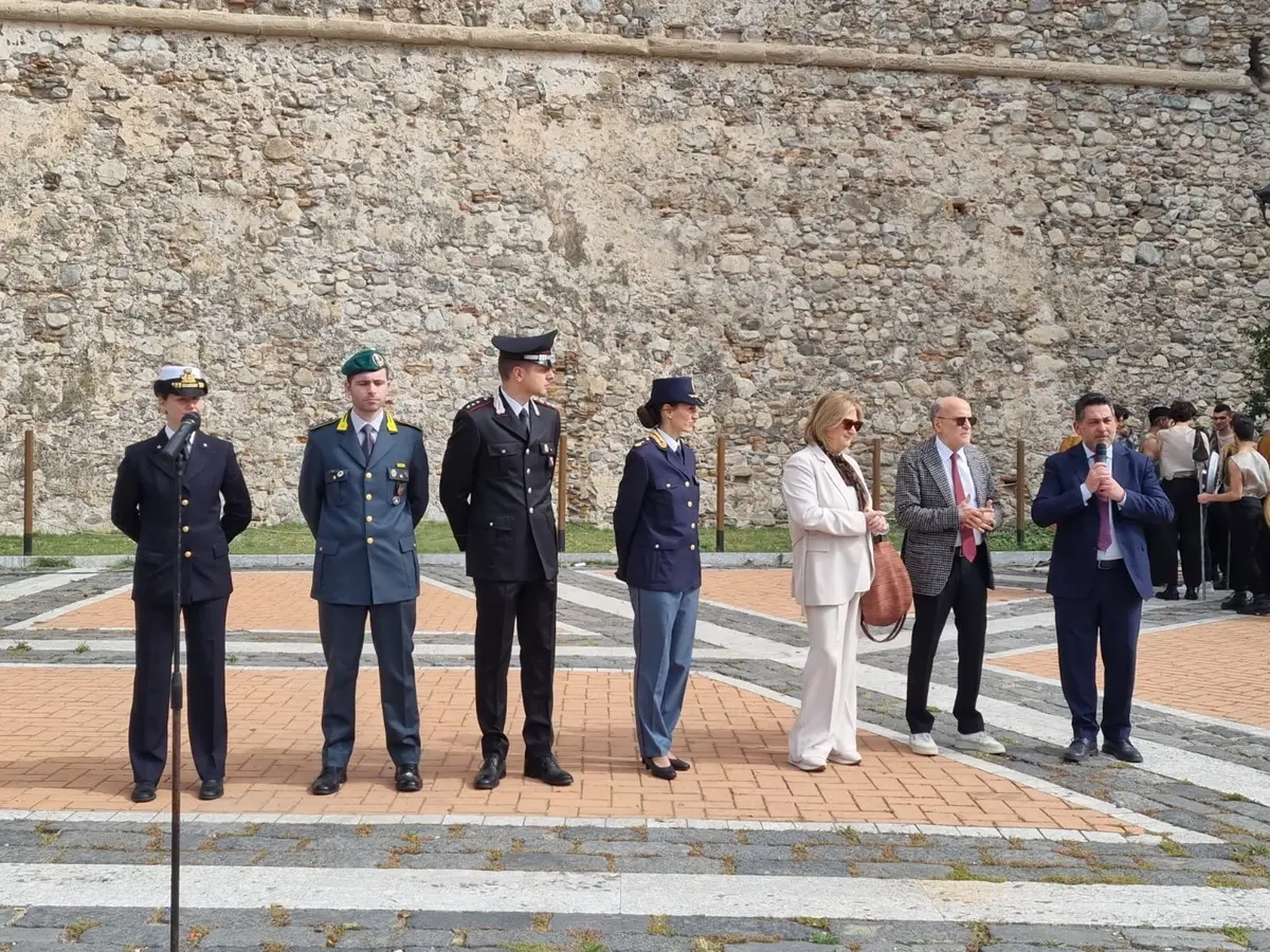 Reggio, l'amministrazione comunale in piazza Castello per la giornata finale del progetto di Civitas 2023/2024