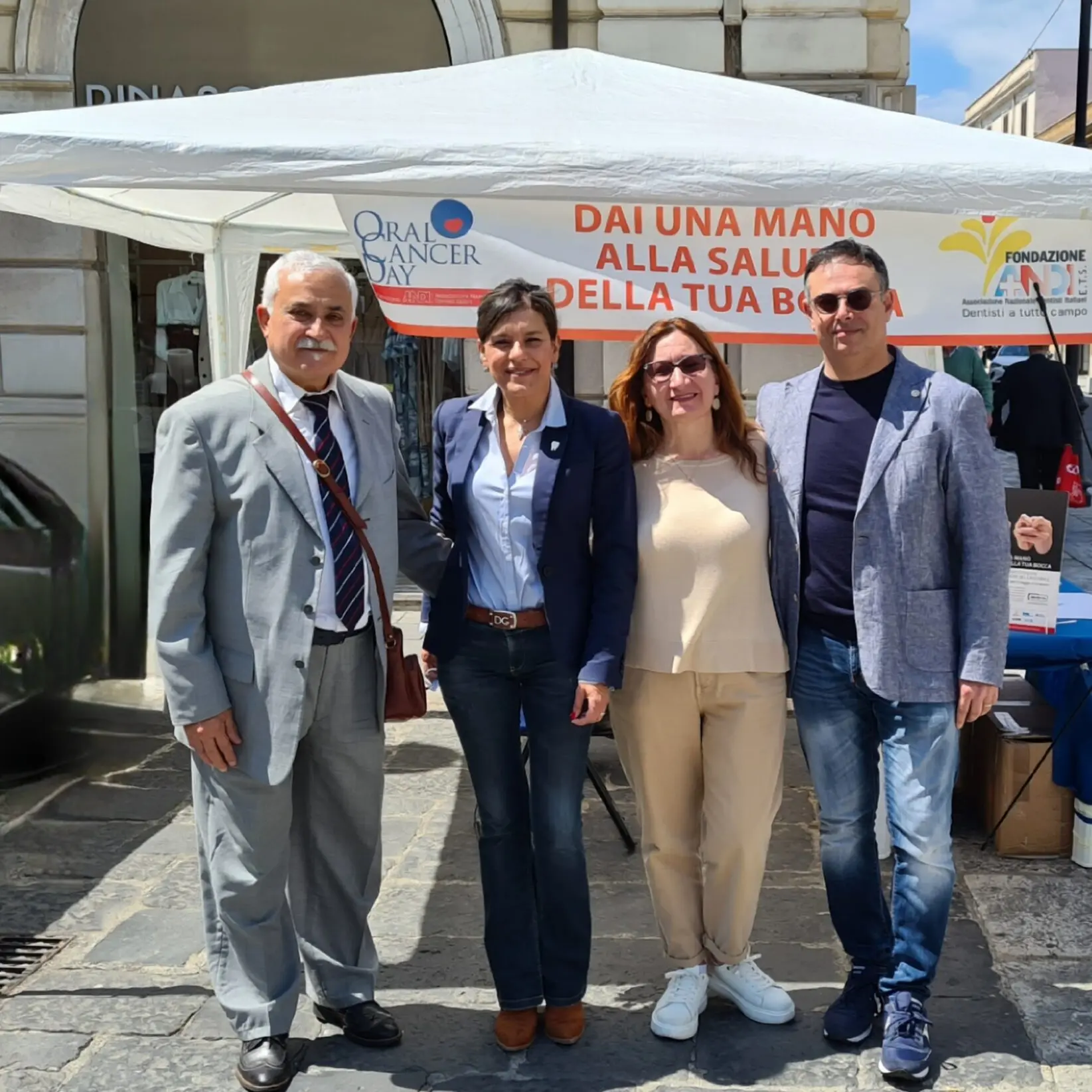 “Dai una mano alla salute della tua bocca”: sul corso Garibaldi visita gratuita di prevenzione del carcinoma
