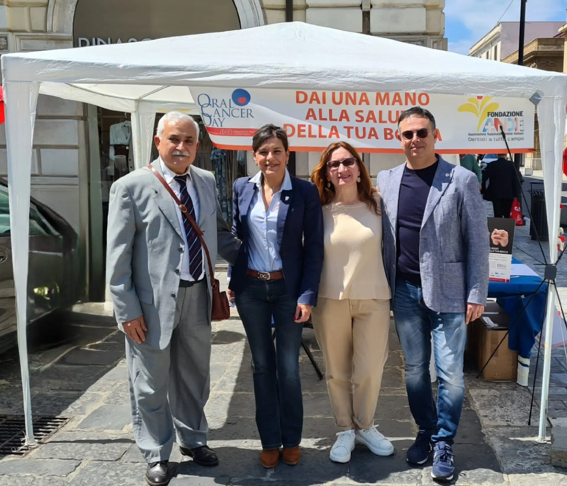 “Dai una mano alla salute della tua bocca”: sul corso Garibaldi visita gratuita di prevenzione del carcinoma