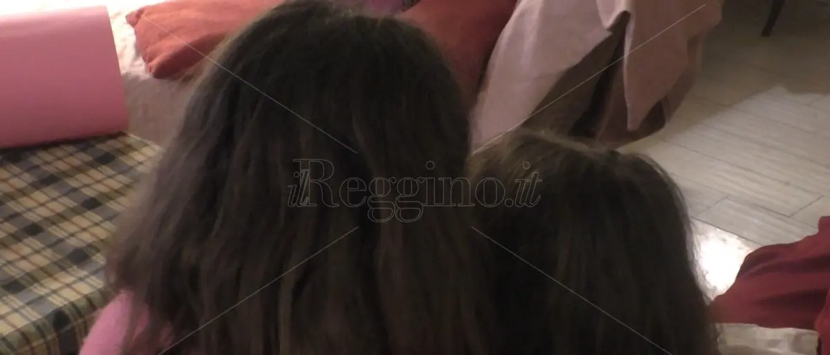 Reggio, Vanna e il suo orgoglio di madre: «Anche il cognome materno alle mie figlie per trasmettere la mia storia familiare» - VIDEO