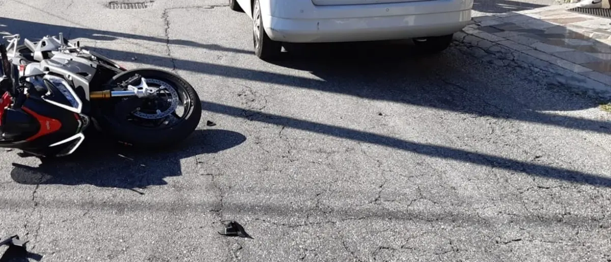 Reggio, incidente in contrada Oliveto: giovane centauro in prognosi riservata