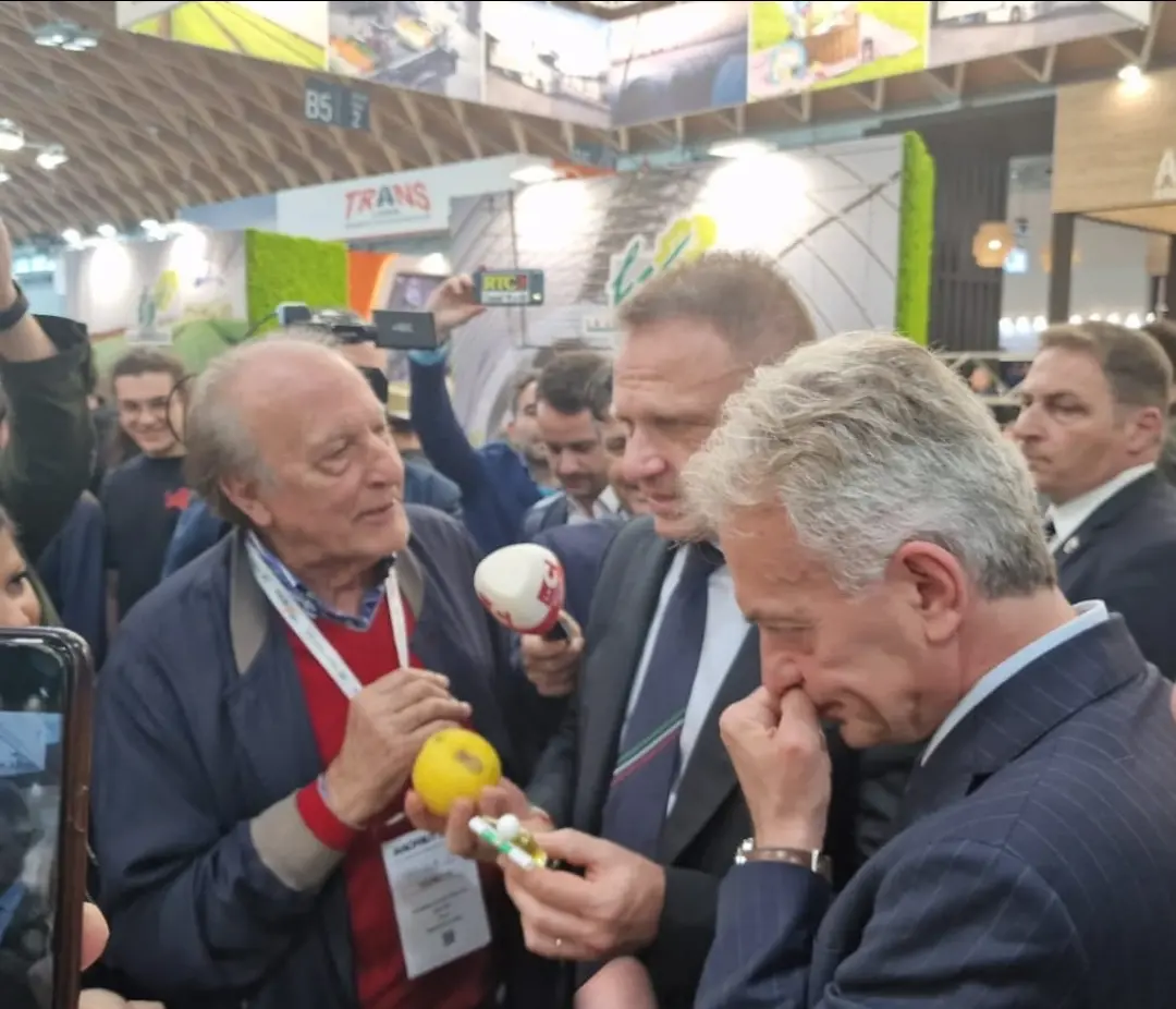 Il Bergamotto di Reggio Calabria alla Fiera Macfruit 2024 ed al Cibus di Parma