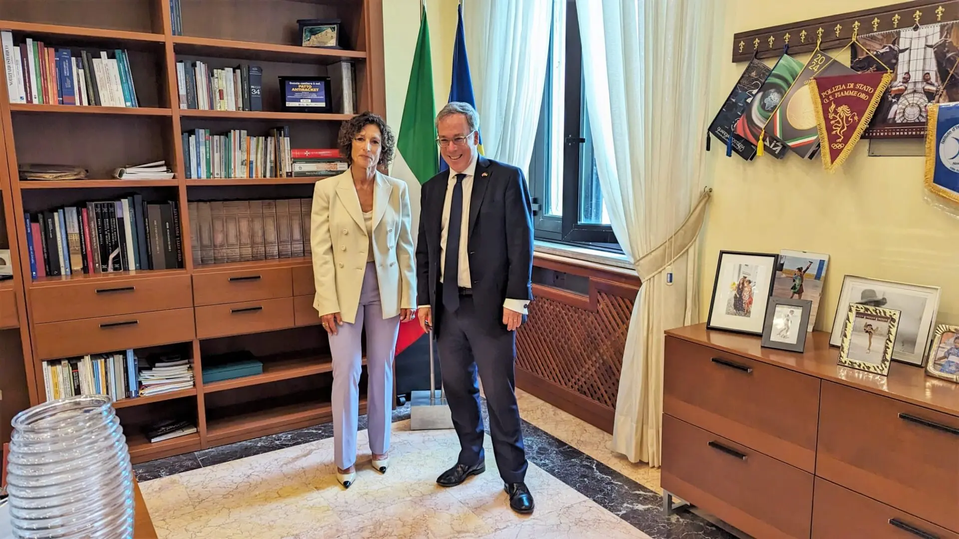 L'Ambasciatore britannico in Italia ricevuto a Reggio dal Prefetto Vaccaro