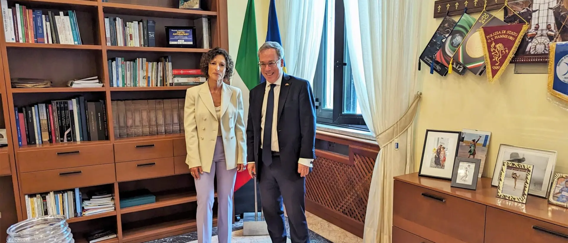 L'Ambasciatore britannico in Italia ricevuto a Reggio dal Prefetto Vaccaro