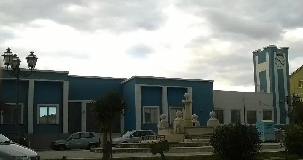 Locri, crolla parte del controsoffitto all’istituto alberghiero: lezioni sospese