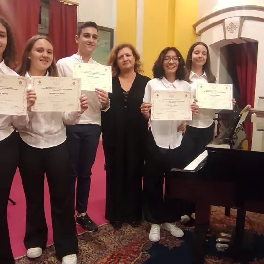 Taurianova, al concorso musicale Armonie Mediterranee l'affermazione dell'ic Radice Alighieri di Catona di Reggio
